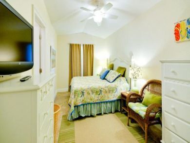 A Sweet Anna Maria Island Cottage with Heated Pool